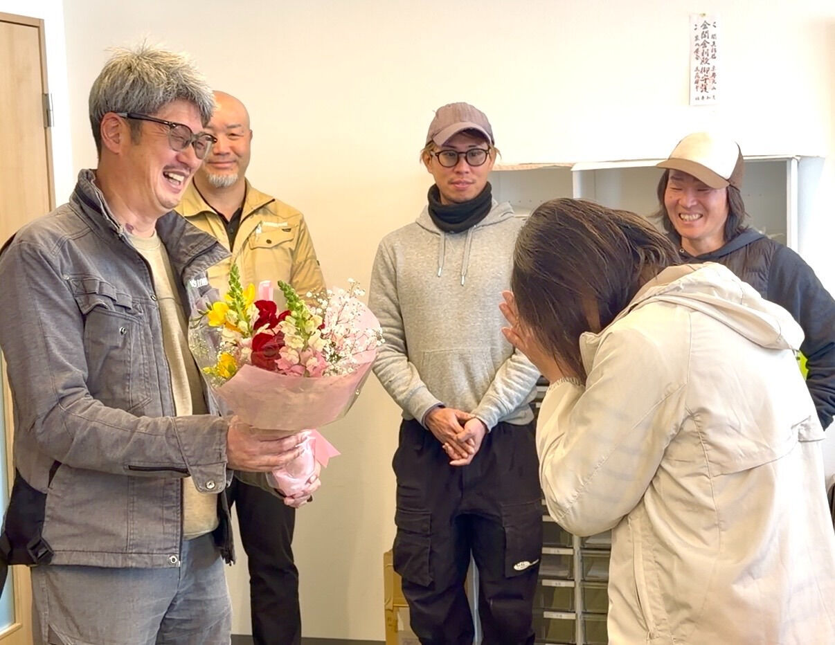 3月末をもちまして、事務のHさんが卒業の日を迎えました🌸